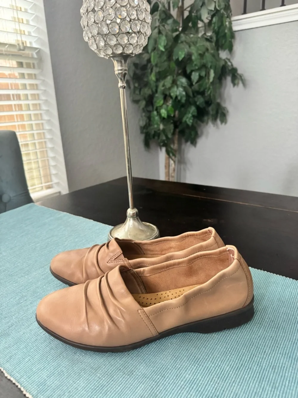 Clarks tan leather